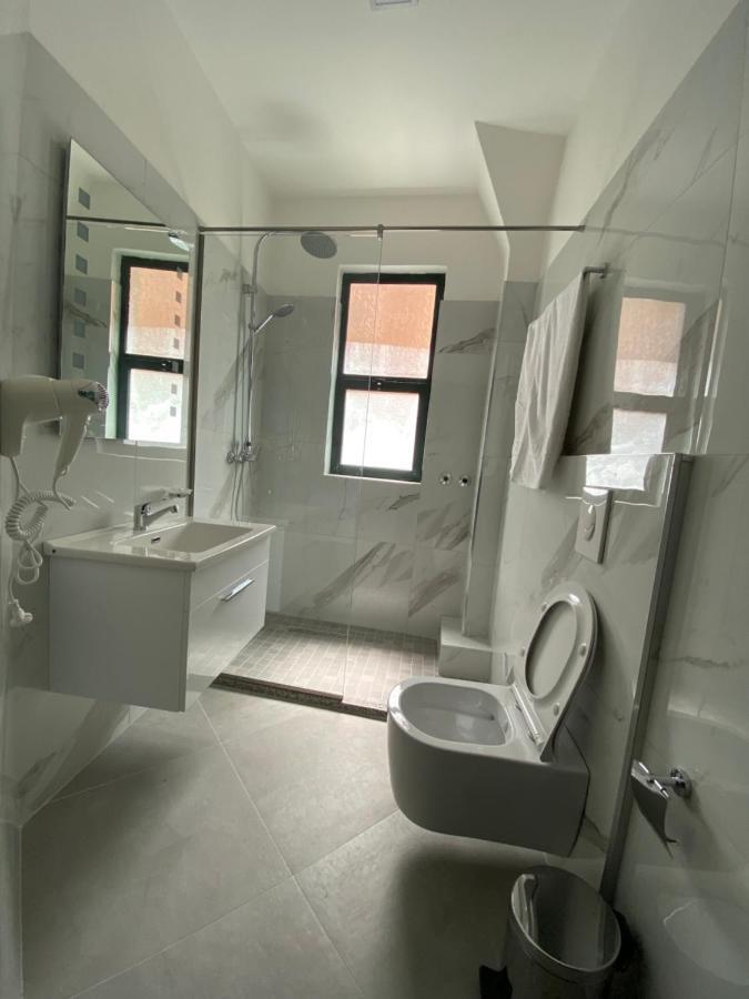Hotel Enera Golem  Bagian luar foto
