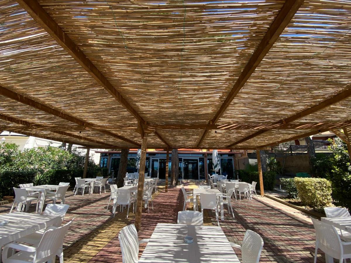 Hotel Enera Golem  Bagian luar foto