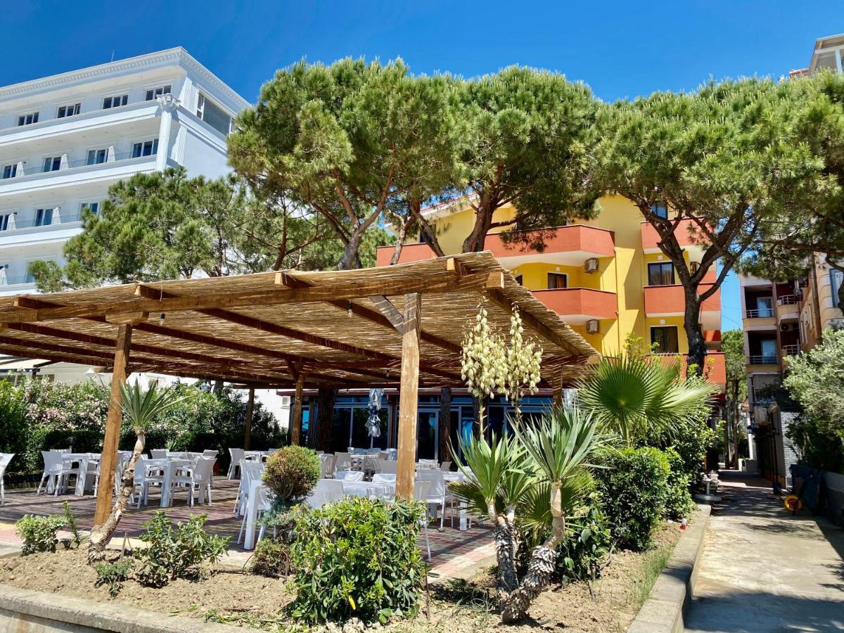 Hotel Enera Golem  Bagian luar foto