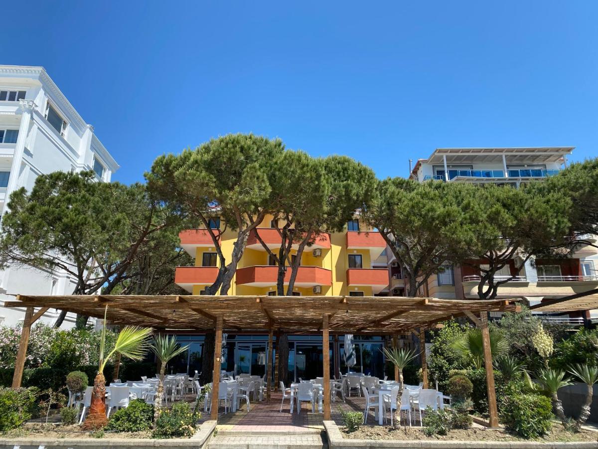 Hotel Enera Golem  Bagian luar foto